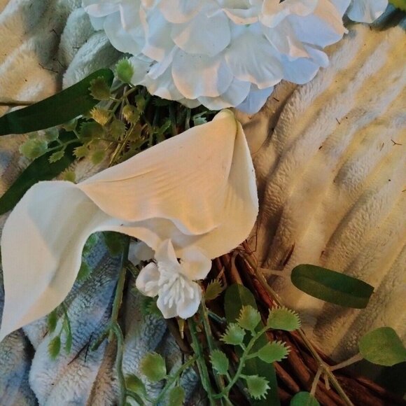 🎉16" Artificial Spring/Summer Floral Wreath Indoor/ Outdoor for Doors - Picture 2 of 8